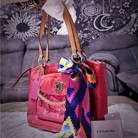 Coach Pink soho Shoulder Bag with Multicolor Scarf - Picture 15 of 17